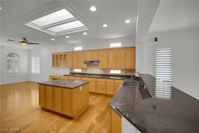 2910 Maffie Street, Henderson, NV 89052 Kitchen