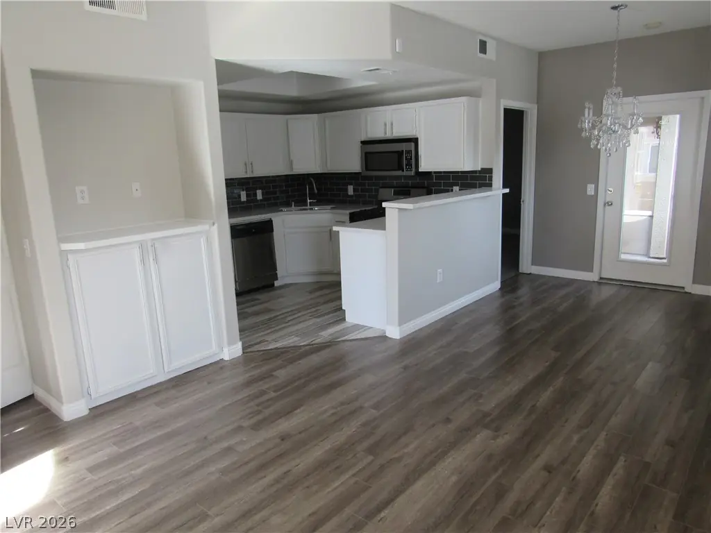 9470 Peace Way 228, Las Vegas, NV 89147