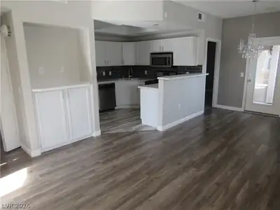 9470 Peace Way 228, Las Vegas, NV 89147 