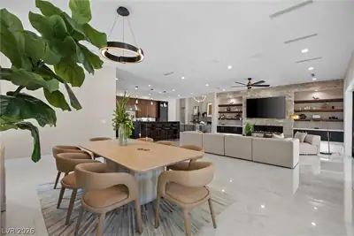 4290 West Ford Avenue, Las Vegas, NV 89139 Dining Area