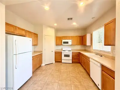 7109 Mercurio Avenue, Las Vegas, NV 89131 Kitchen