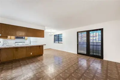 4340 Sanderling Circle 78, Las Vegas, NV 89103 Living Room