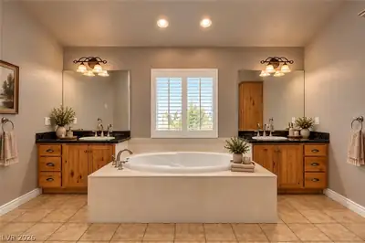 1121 Bunnell Avenue, Logandale, NV 89021 Primary Bathroom