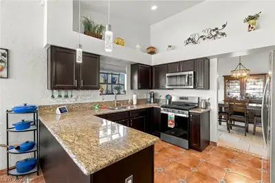 5605 Little Doe Circle, Las Vegas, NV 89130 Kitchen