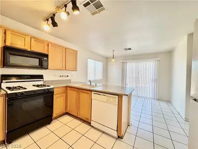 2048 Rose Coral Avenue, Las Vegas, NV 89106 Kitchen