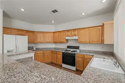 8753 Reef Island Court, Las Vegas, NV 89147 Kitchen
