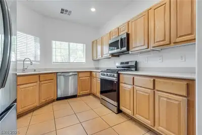 9182 Sunken Meadow Avenue, Las Vegas, NV 89178 Kitchen