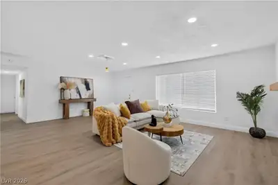 4289 Vegas Valley Drive, Las Vegas, NV 89121 Living Room