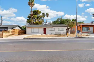 4289 Vegas Valley Drive, Las Vegas, NV 89121 Front of Structure