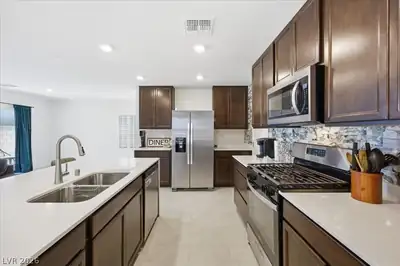 8724 Crestwood Hills Street, Las Vegas, NV 89113 Kitchen