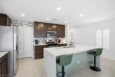 8724 Crestwood Hills Street, Las Vegas, NV 89113 Kitchen