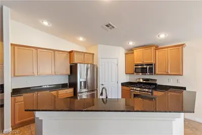 129 Elks Peak Avenue, North Las Vegas, NV 89084 Kitchen