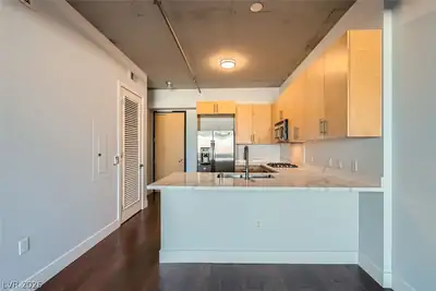 353 East Bonneville Avenue 804, Las Vegas, NV 89101 Kitchen