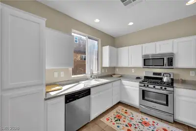 7513 Brisa Del Mar Avenue, Las Vegas, NV 89179 Kitchen