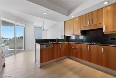 2857 Paradise Road 403, Las Vegas, NV 89109 Kitchen