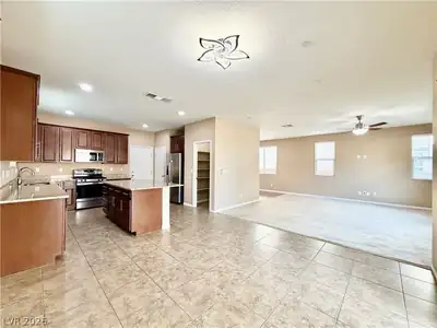 470 Fortissimo Street, Henderson, NV 89011 Kitchen