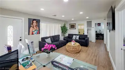 1325 South Eastern Avenue, Las Vegas, NV 89104 Reception