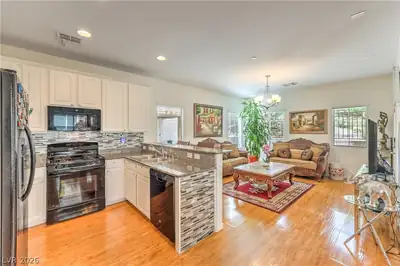 7717 Twirling Yarn Court, Las Vegas, NV 89149 Kitchen