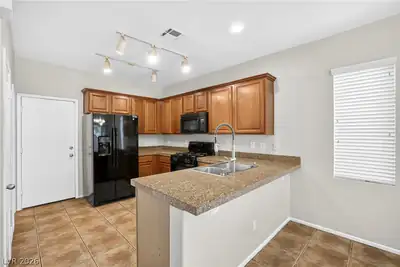 9132 BLUE RAVEN Avenue, Las Vegas, NV 89143 Kitchen