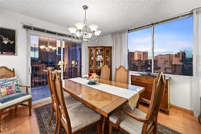205 East Harmon Avenue 1002, Las Vegas, NV 89169 Dining Area