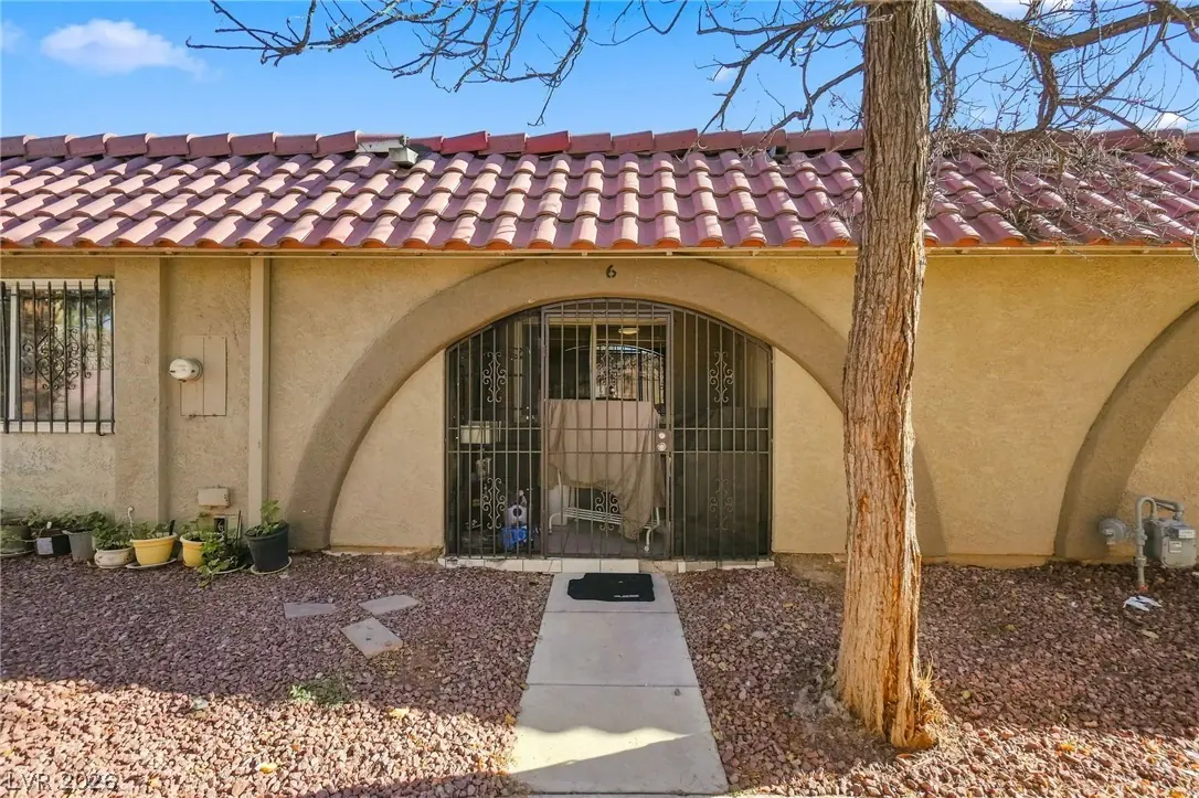 849 Hedge Way 6, Las Vegas, NV 89110