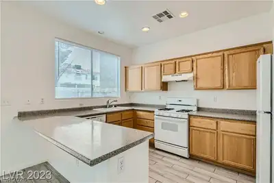 8541 Lost Gold Avenue, Las Vegas, NV 89129 Kitchen