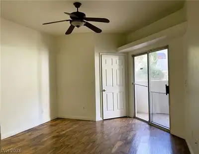 6820 San Ricardo Avenue 104, Las Vegas, NV 89146 Primary Bedroom