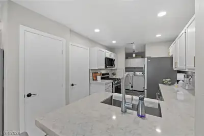 8212 Diamond Star Court, Las Vegas, NV 89145 Kitchen