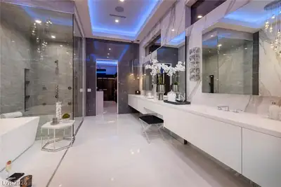 5 Sunset Strip, Henderson, NV 89012 Primary Bathroom