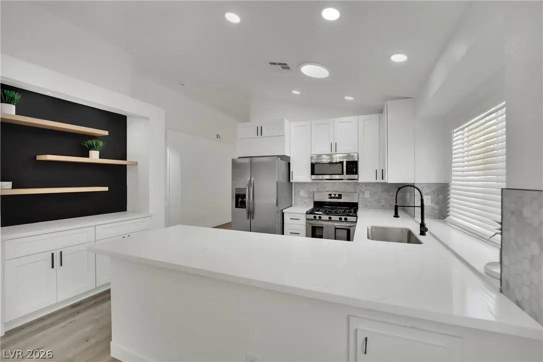 9228 Sun Rose Avenue, Las Vegas, NV 89134