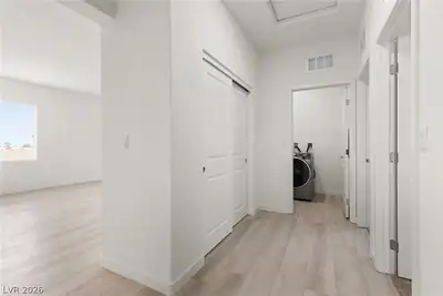 2758 Avril Point Street, Las Vegas, NV 89156 Hallway
