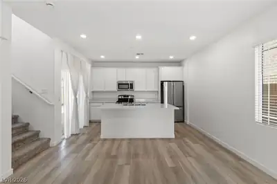 615 Camilla Creek Street, Henderson, NV 89011 Kitchen