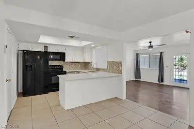 5348 El Nuevo Drive, Las Vegas, NV 89120 Kitchen