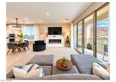 11682 Midnight Melody Avenue, Las Vegas, NV 89138 Living Room
