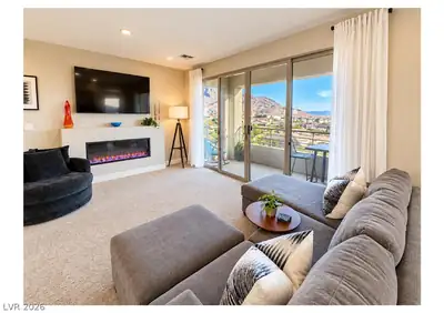 11682 Midnight Melody Avenue, Las Vegas, NV 89138 Living Room
