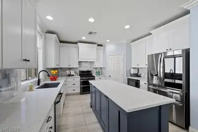 1640 Yellow Tulip Place, Henderson, NV 89012 Kitchen