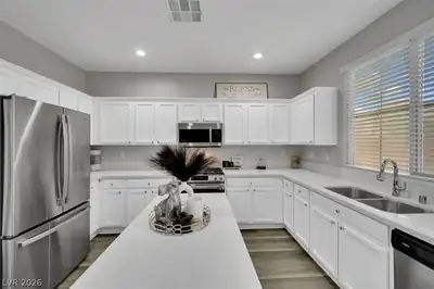 6940 Willow Warbler Street, North Las Vegas, NV 89084 Kitchen