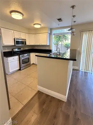 1960 Canyon Breeze Drive, Las Vegas, NV 89134 Kitchen