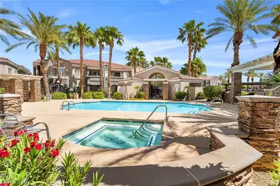 10245 South Maryland Parkway 176, Las Vegas, NV 89183 Pool