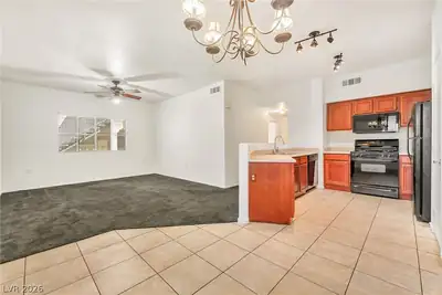 10245 South Maryland Parkway 176, Las Vegas, NV 89183 Kitchen