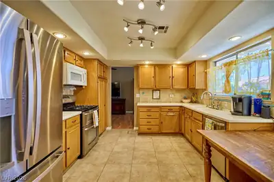 8741 Pesaro Drive, Las Vegas, NV 89117 Kitchen
