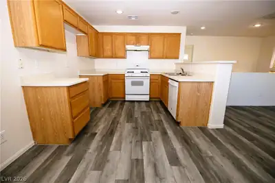 7537 Redwood Point Street, Las Vegas, NV 89139 Kitchen