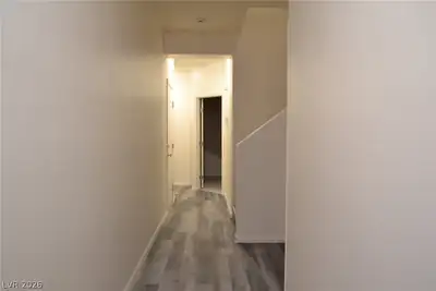7537 Redwood Point Street, Las Vegas, NV 89139 Hallway