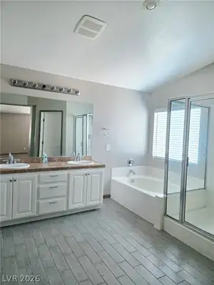 521 Newberry Springs Drive, Las Vegas, NV 89148 Primary Bathroom