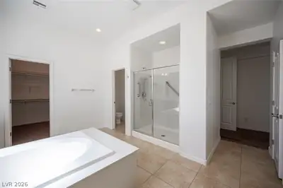 8618 Amber Autumn Street, Las Vegas, NV 89131 Primary Bathroom