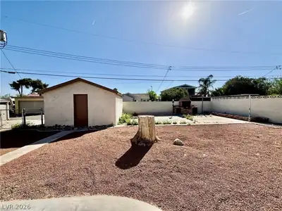 1133 Darmak Drive, Las Vegas, NV 89102 Yard