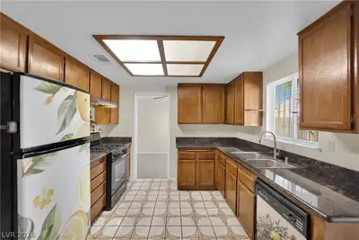3338 Astoria Drive, Las Vegas, NV 89121 Kitchen