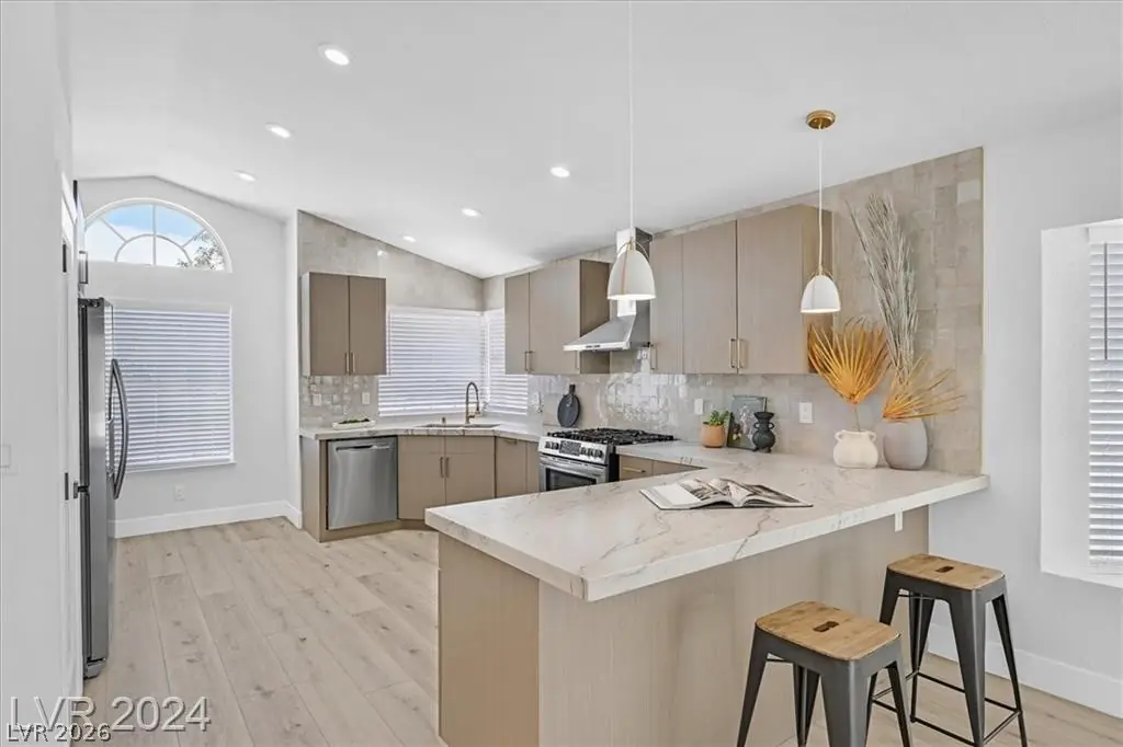 8 Barton Spring Circle, Henderson, NV 89074