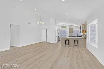 8 Barton Spring Circle, Henderson, NV 89074 