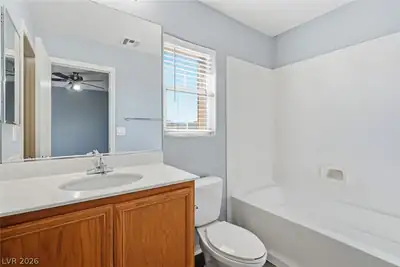 10478 Badger Ravine Street, Las Vegas, NV 89178 Primary Bathroom